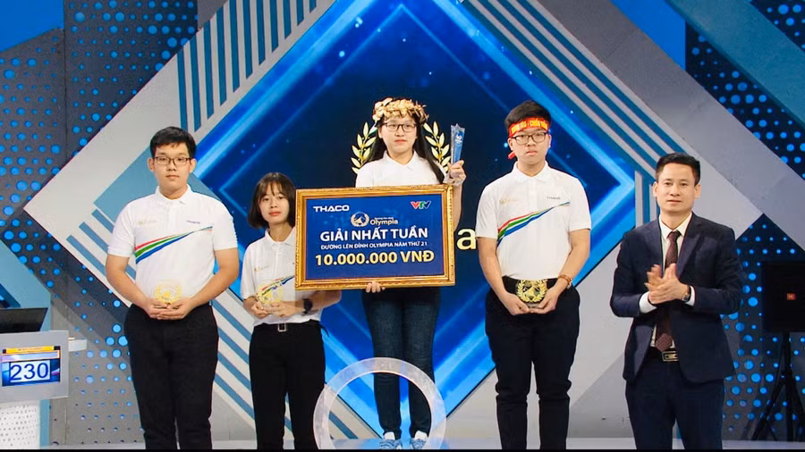 Lưu Phương Diệu là nữ sinh thứ hai giành vòng nguyệt quế Olympia 2021.