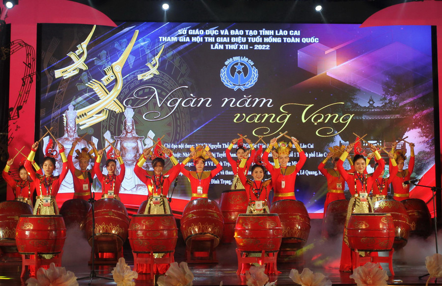 Một tiết mục dự thi của đoàn học sinh Lào Cai