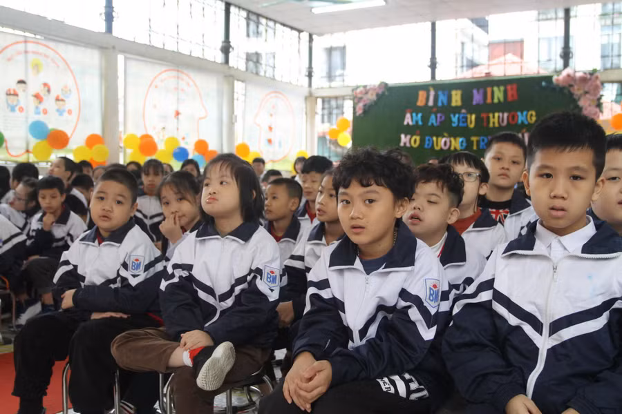 Học sinh Trường Tiểu học Bình Minh Học sinh Trường Tiểu học Bình Minh