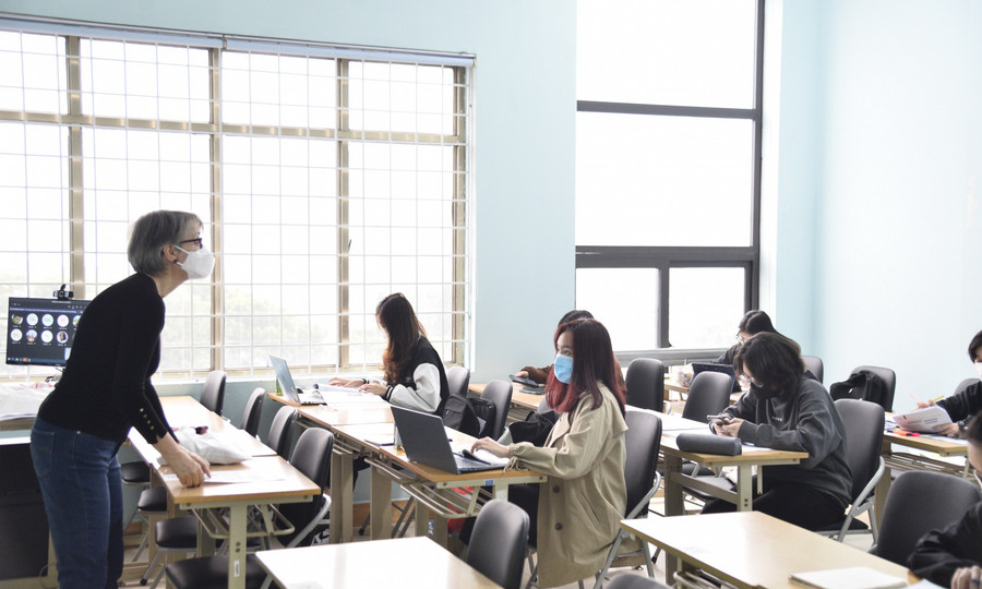 Hiện các trường đại học tại Việt Nam đều có quy định chuẩn đầu ra ngoại ngữ đối với sinh viên.