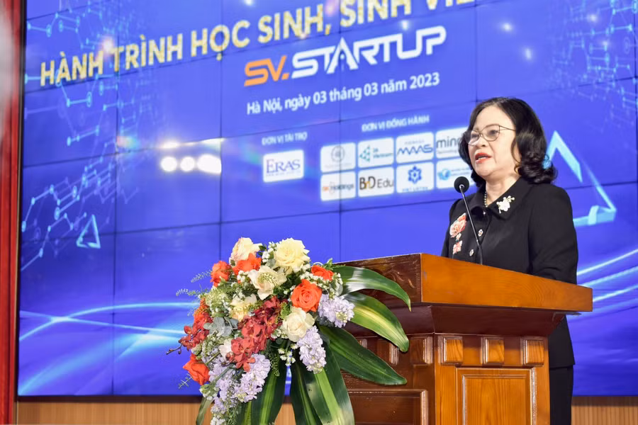 Thứ trưởng Ngô Thị Minh phát biểu tại diễn đàn.