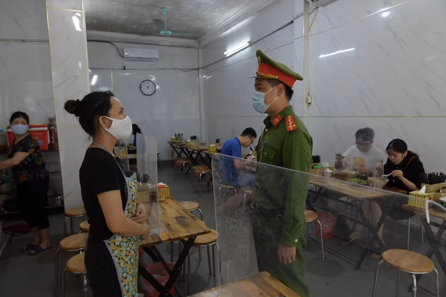 Cơ sở kinh doanh thực hiện nghiêm các quy định phòng dịch Covid-19.