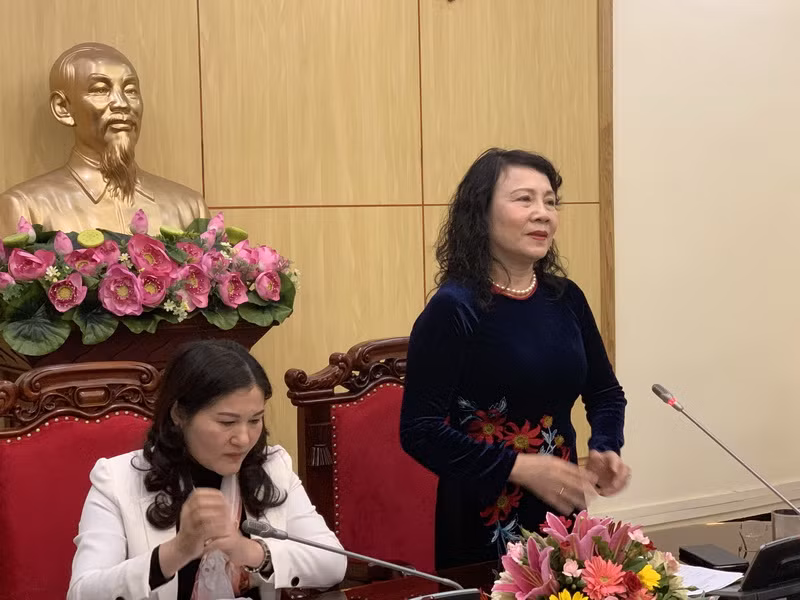 Thứ trưởng Bộ GD&ĐT Nguyễn Thị Nghĩa phát biểu tại buổi lễ