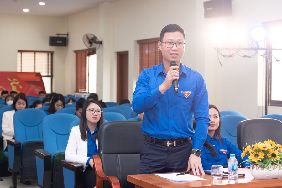 Bí thư tỉnh Đoàn Bắc Giang, Trưởng Cụm Trung Du Bắc Bộ - Thân Trung Kiên phát biểu. Bí thư tỉnh Đoàn Bắc Giang, Trưởng Cụm Trung Du Bắc Bộ - Thân Trung Kiên phát biểu.