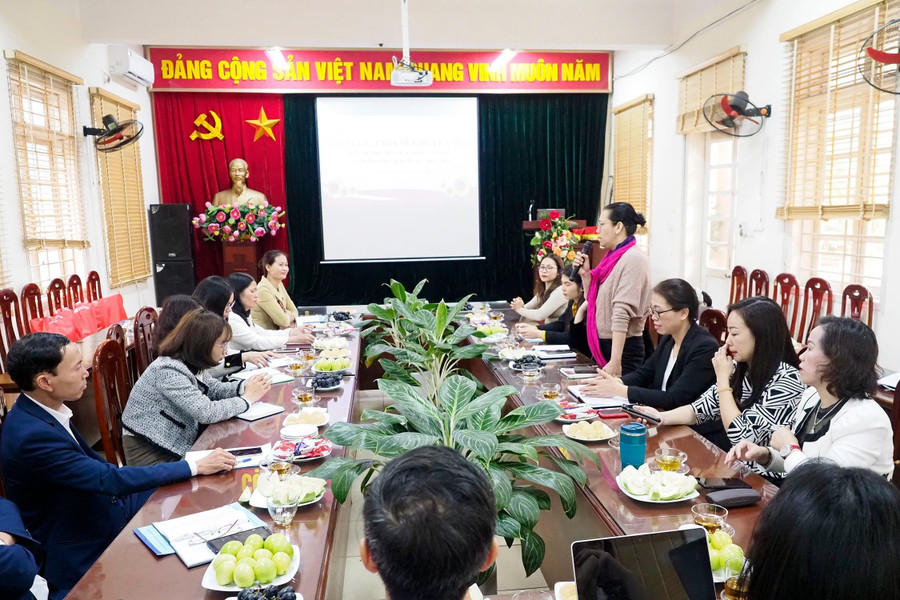 Quang cảnh buổi trao đổi chuyên môn. Quang cảnh buổi trao đổi chuyên môn.