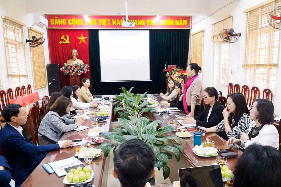 Quang cảnh buổi trao đổi chuyên môn.