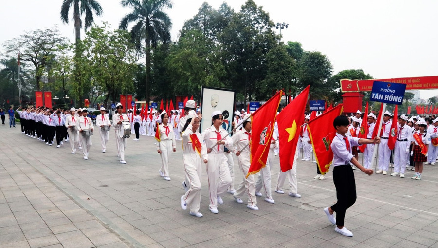 Nội dung Lễ diễu hành của Liên đội Trường THCS phường Tân Hồng (TP Từ Sơn).