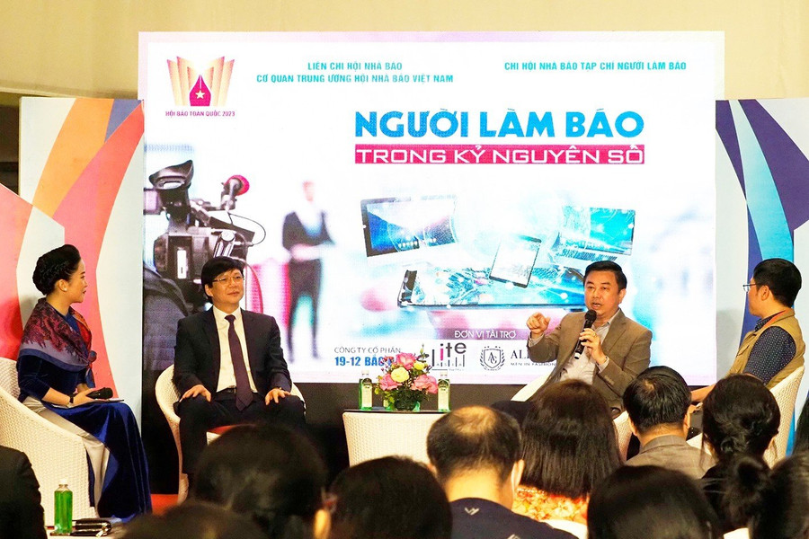 Nhà báo Nguyễn Minh Đức, Tổng Biên tập Báo Kinh tế &amp; Đô thị phát biểu.