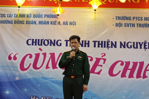 Đại tá Nguyễn Hữu Phước (Cục Tài chính - Bộ Quốc phòng) phát biểu tại buổi thiện nguyện