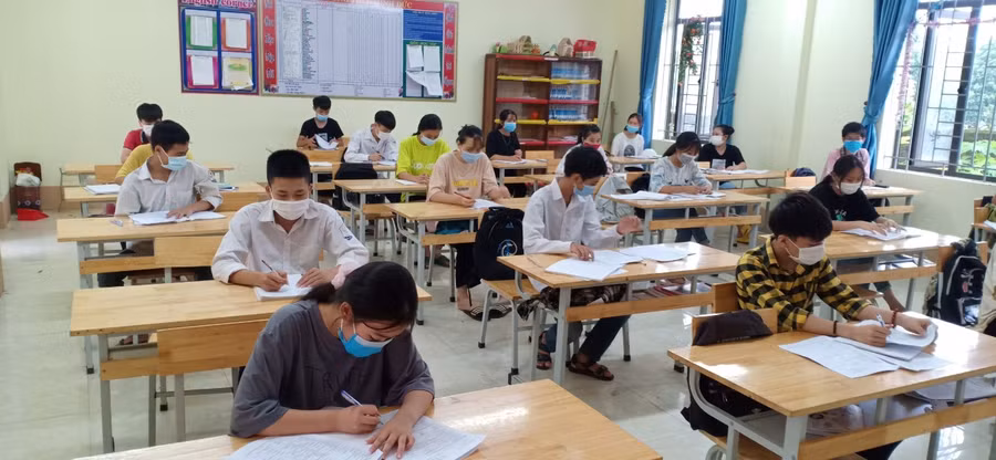 Học sinh Bắc Giang thực hiện 5K trong giờ học.