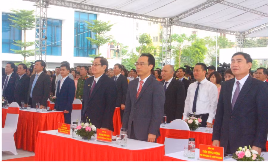 Các đại biểu dự lễ khai giảng năm học mới (2020 -2021) Trường Đại học Nội vụ Hà Nội.