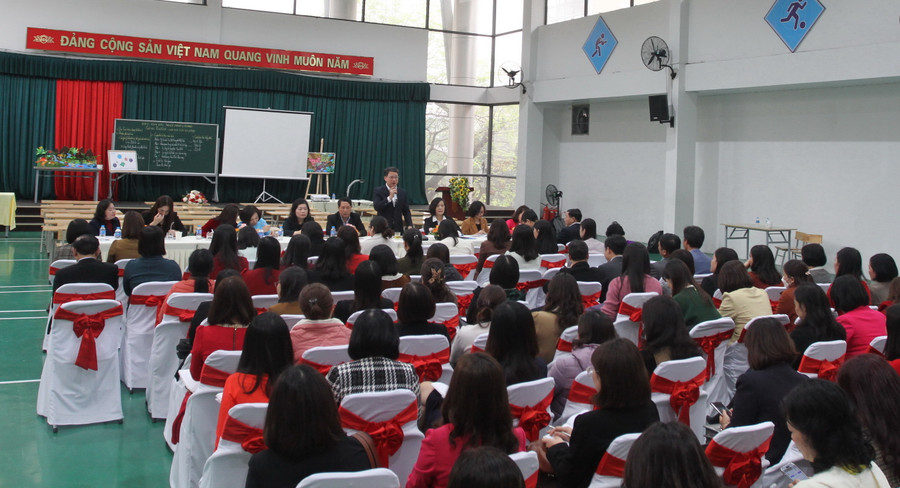 Các giáo viên tham dự tiết dạy chuyên đề.