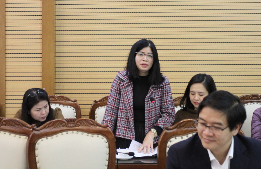 Cô Nguyễn Thị Ghẽ- Hiệu trưởng Trường Tiểu học Ngô Sỹ Kiện phát biểu tại buổi làm việc.