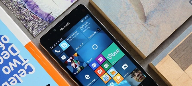 Microsoft hoãn ngày phát hành Windows 10 Mobile sang đầu năm 2016