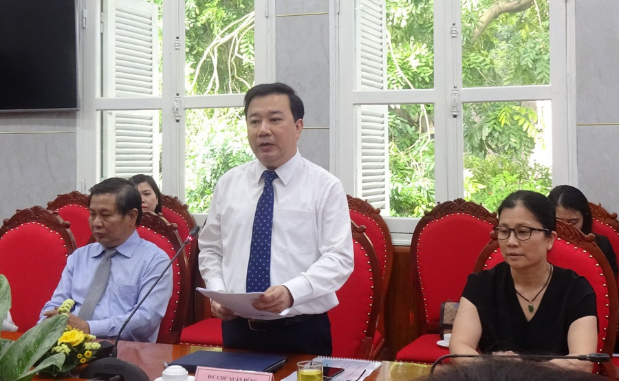 Ông Chử Xuân Dũng- Giám đốc Sở GD&ĐT Hà Nội phát biểu tại lễ sơ kết Ông Chử Xuân Dũng- Giám đốc Sở GD&ĐT Hà Nội phát biểu tại lễ sơ kết