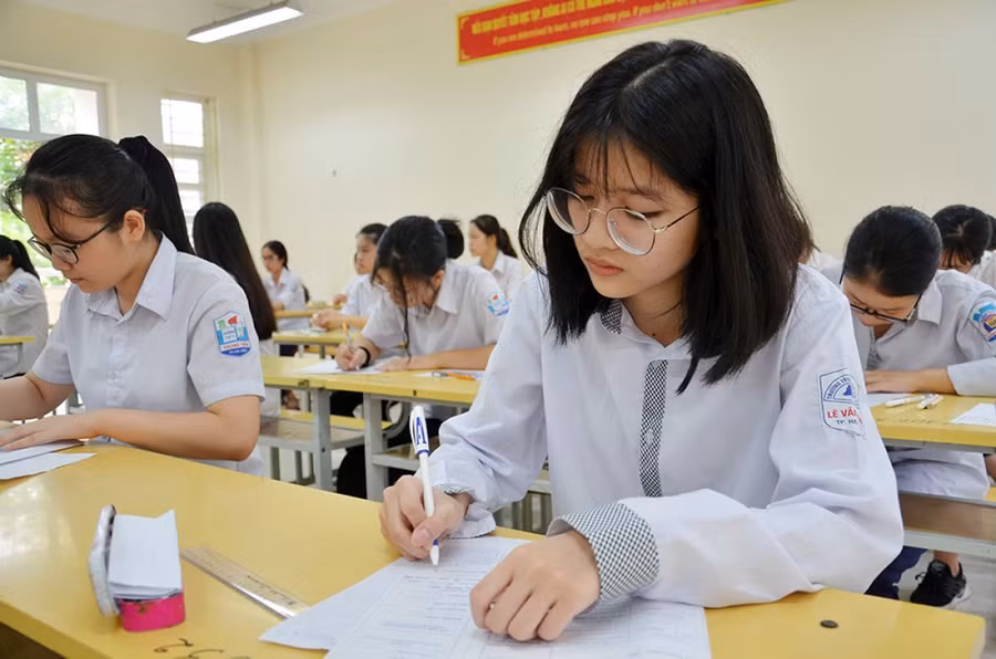 Học sinh Hà Nội bắt đầu chinh phục kì thi vào lớp 10