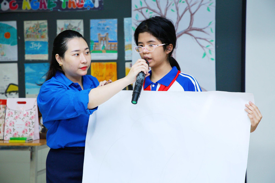 Cô Phương tổ chức nhiều hoạt động ngoại khoá cho học sinh Cô Phương tổ chức nhiều hoạt động ngoại khoá cho học sinh