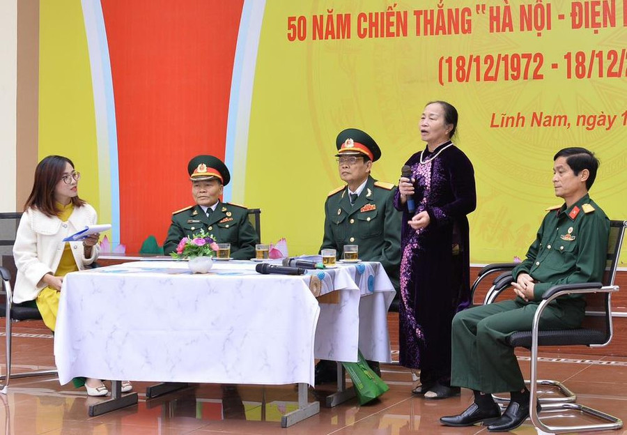 Các đại biểu chia sẻ cảm xúc tại lễ kỷ niệm Các đại biểu chia sẻ cảm xúc tại lễ kỷ niệm