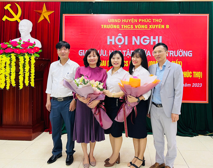 Đại diện Ban giám hiệu các trường dự giao lưu, trao đổi chuyên đề. Đại diện Ban giám hiệu các trường dự giao lưu, trao đổi chuyên đề.