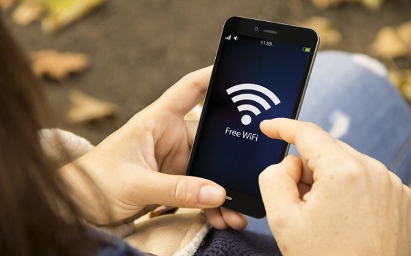 Khả năng gây ung thư của Wifi được xếp ngang... cà phê, cốc xốp, dưa muối 