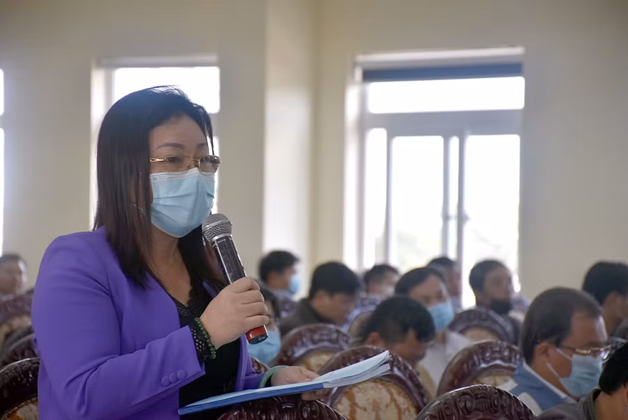 Đại diện Thanh tra Sở GD&amp;ĐT tỉnh Quảng Ninh trao đổi tại Hội nghị.