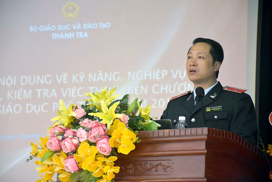 Chánh Thanh tra Bộ GD&ĐT Nguyễn Đức Cường trình bày tại Hội nghị.