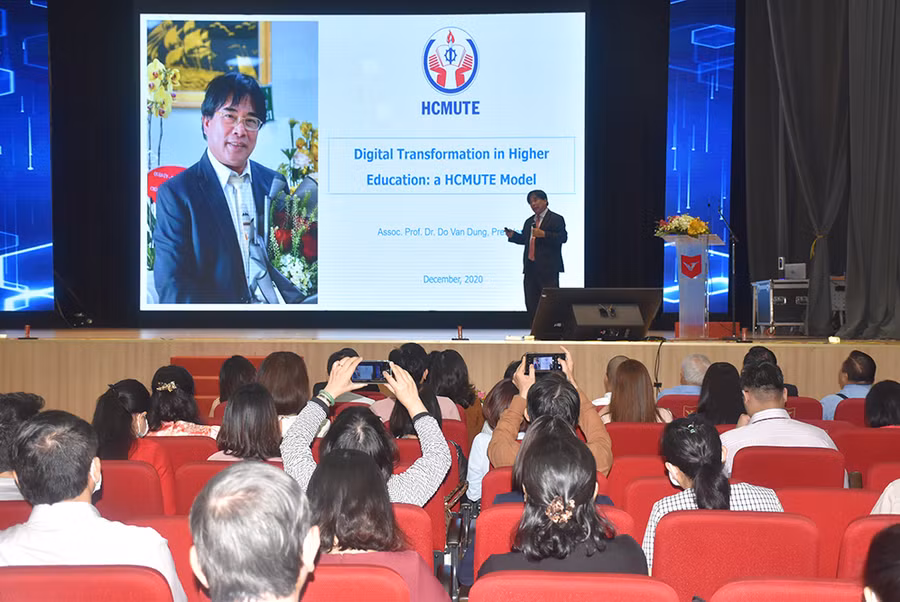 PGS.TS Đỗ Văn Dũng - Hiệu trưởng Trường ĐH Sư phạm Kỹ thuật TPHCM phát biểu tại sự kiện.