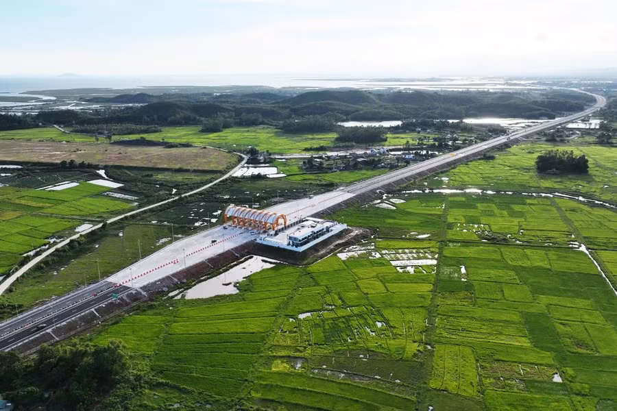 Cao tốc Tiên Yên - Móng Cái.