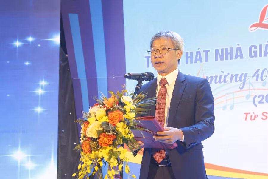 Ông Nguyễn Văn Dũng phát biểu khai mạc Liên hoan.