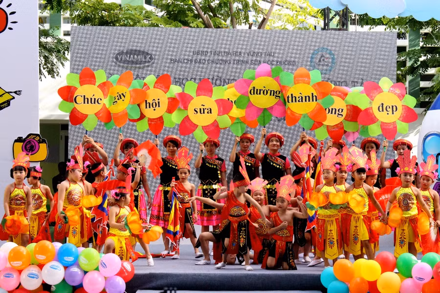 Các tiết mục văn nghệ đặc sắc trong ngày hội