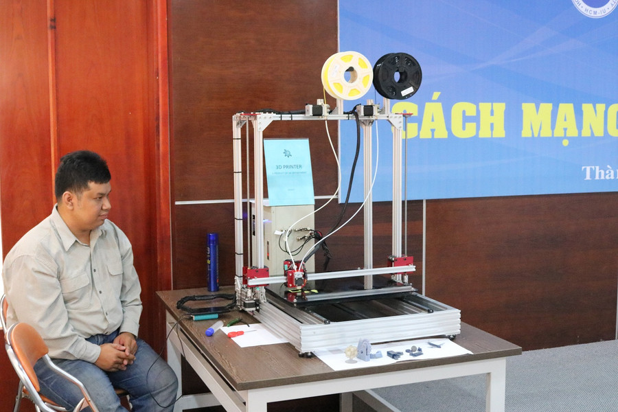 Máy in 3D do đội ngũ khoa học của nhà trường chế tạo