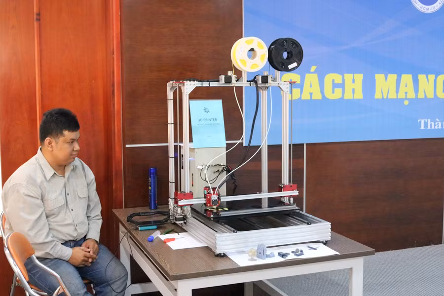 Máy in 3D do đội ngũ khoa học của nhà trường chế tạo