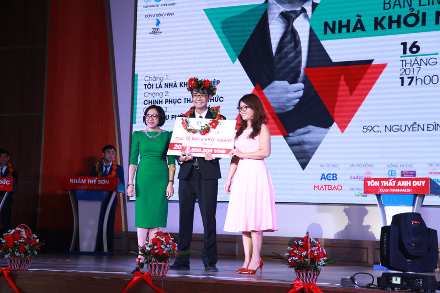 Thí sinh Tôn Thất Anh Duy đạt Giải Nhất với dự án THANHANLISH