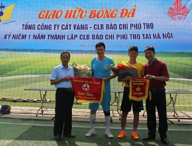 CLB báo chí Phú Thọ tại Hà Nội từng tham gia tổ chức nhiều giải bóng đá phong trào gắn kết báo chí đồng hành cùng doanh nghiệp...