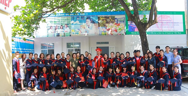 Sinh viên tốt nghiệp sau khi theo học tại Trường Cao đẳng Dược Hà Nội I. Sinh viên tốt nghiệp sau khi theo học tại Trường Cao đẳng Dược Hà Nội I.