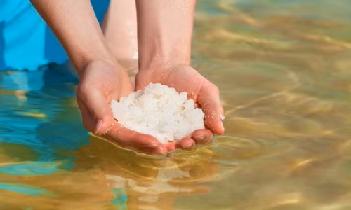 Lượng muối cao ngang tòa nhà 40 tầng trong lòng đại dương