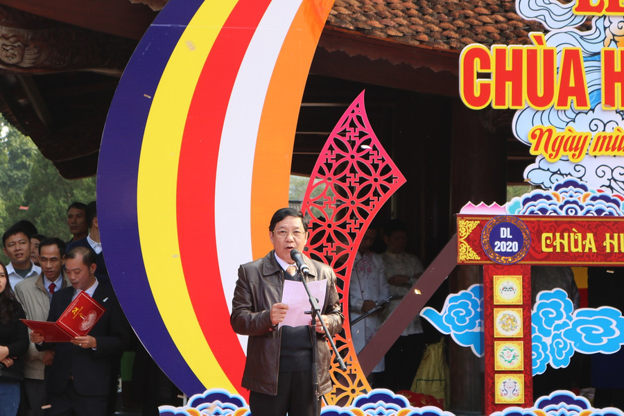 Ông Nguyễn Văn Hậu - Phó Chủ tịch UBND huyện Mỹ Đức phát biểu tại lễ khai hội. Ông Nguyễn Văn Hậu - Phó Chủ tịch UBND huyện Mỹ Đức phát biểu tại lễ khai hội.