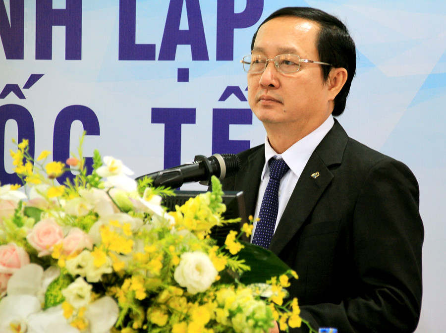 PGS.TS Huỳnh Thành Đạt – Phó Giám đốc Thường trực ĐHQG TPHCM - phát biểu tại buổi lễ