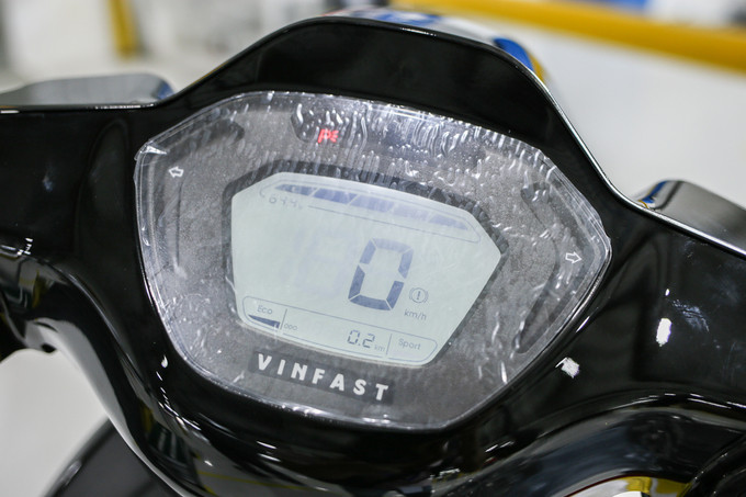 Xe máy VinFast của Việt Nam đẹp ngang ngửa Vespa ảnh 7 Thiết kế Italy của cặp đôi xe máy VinFast