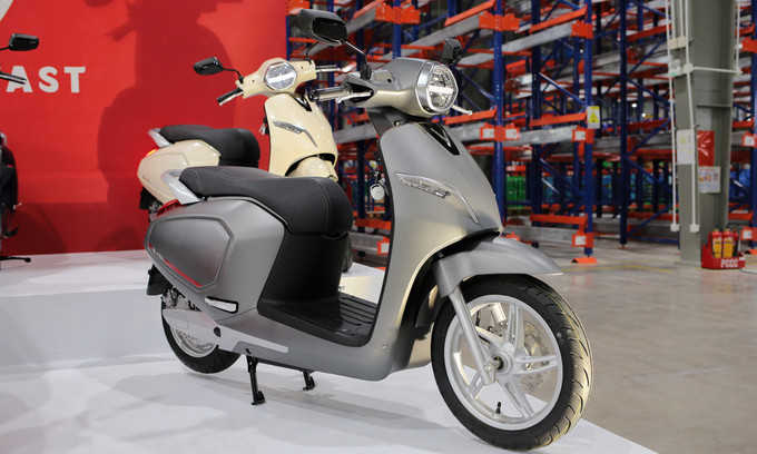 Xe máy VinFast của Việt Nam đẹp ngang ngửa Vespa ảnh 2 Thiết kế Italy của cặp đôi xe máy VinFast