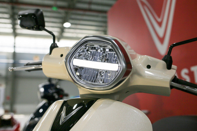 Xe máy VinFast của Việt Nam đẹp ngang ngửa Vespa ảnh 3 Thiết kế Italy của cặp đôi xe máy VinFast