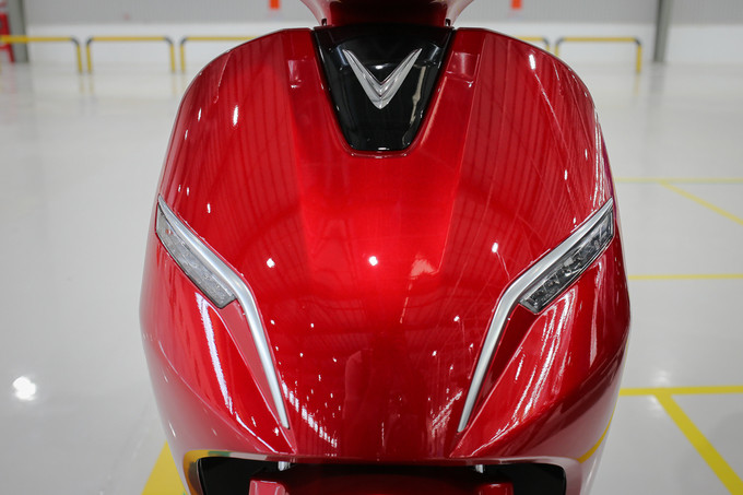 Xe máy VinFast của Việt Nam đẹp ngang ngửa Vespa ảnh 4 Thiết kế Italy của cặp đôi xe máy VinFast