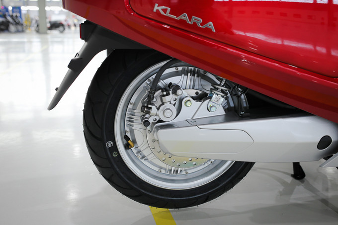 Xe máy VinFast của Việt Nam đẹp ngang ngửa Vespa ảnh 9 Thiết kế Italy của cặp đôi xe máy VinFast