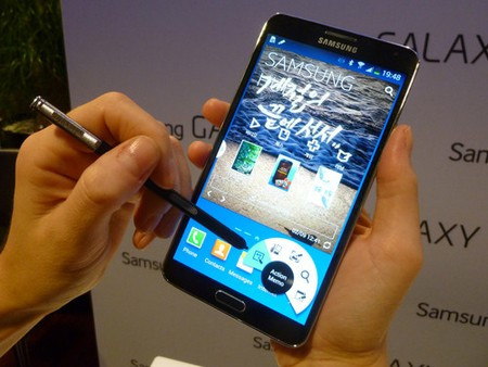 Những smartphone cao cấp đời cũ nhưng vẫn “hot” trên thị trường ảnh 4 Những smartphone cao cấp đời cũ nhưng vẫn “hot” trên thị trường ảnh 4