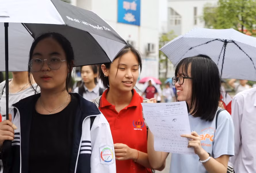 Thi lớp 10 Hà Nội: Nhiều thí sinh tự tin đạt điểm tuyệt đối môn Văn