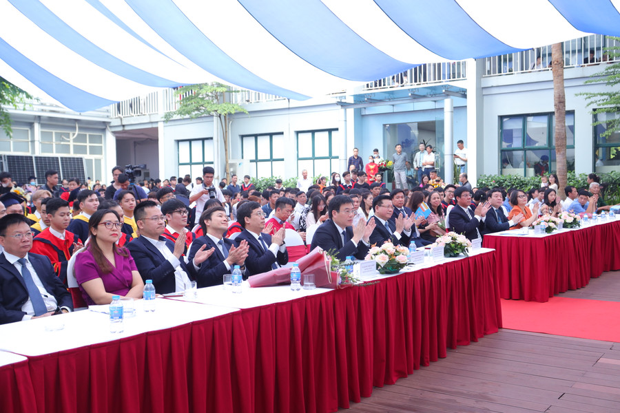 Đại biểu dự và chúc mừng Trường Đại học Điện lực. Đại biểu dự và chúc mừng Trường Đại học Điện lực.