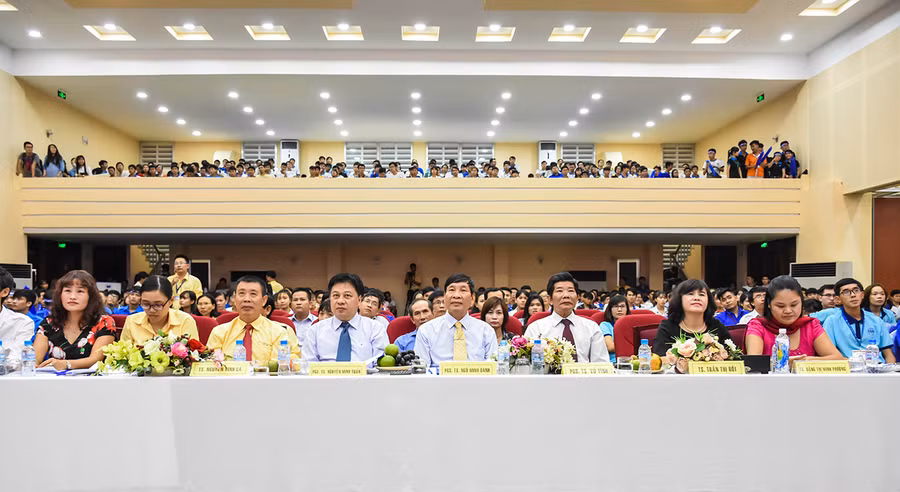 Quảng cảnh Hội trường đêm chung kết