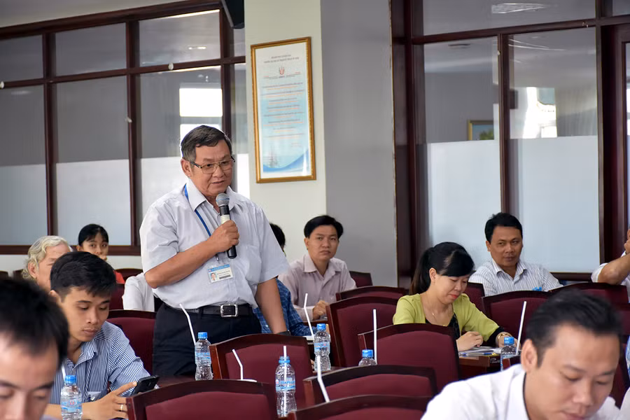 Các đại biểu tham dự phát biểu góp ý về đề án khởi nghiệp