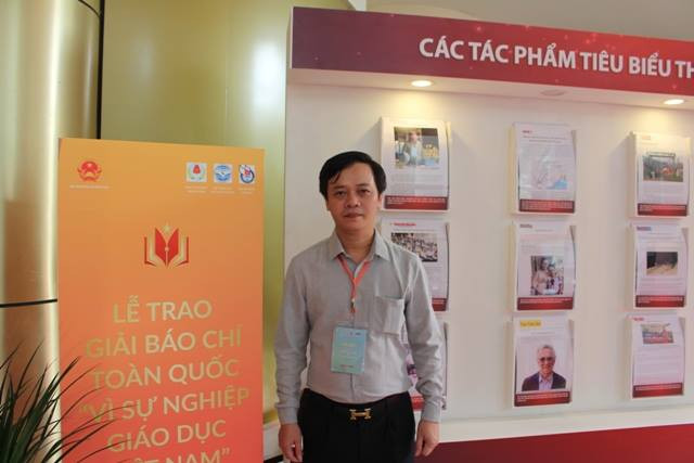 Tiến sĩ Phạm Tuấn Anh, Hiệu trưởng Trường THPT Chuyên Hùng Vương (Phú Thọ). Tiến sĩ Phạm Tuấn Anh, Hiệu trưởng Trường THPT Chuyên Hùng Vương (Phú Thọ).