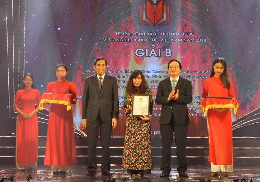 Một số tác giả, nhóm tác giả đạt Giải B giải Báo chí toàn quốc “Vì sự nghiệp Giáo dục Việt Nam” năm 2018.